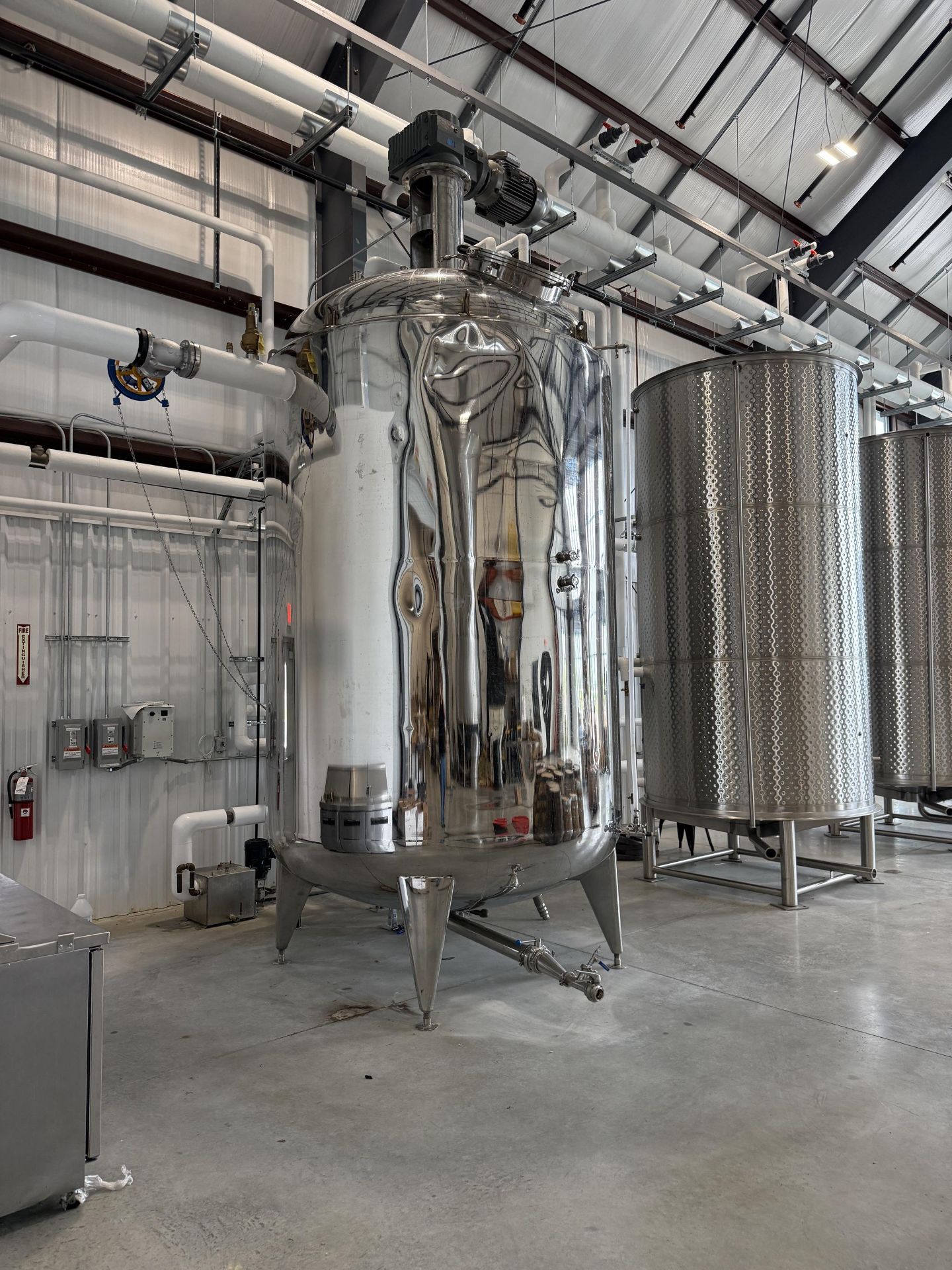2800 Gallon Stainless Steel Mash Tun- Steam Jacket, Top Mixing, Dish Bottom, Top Manway, 4 Stainless - Image 2 of 5