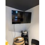Insignia Model NS-50F301NA22 50" Flat Screen TV, 120 V, S#OTZMBUA011996