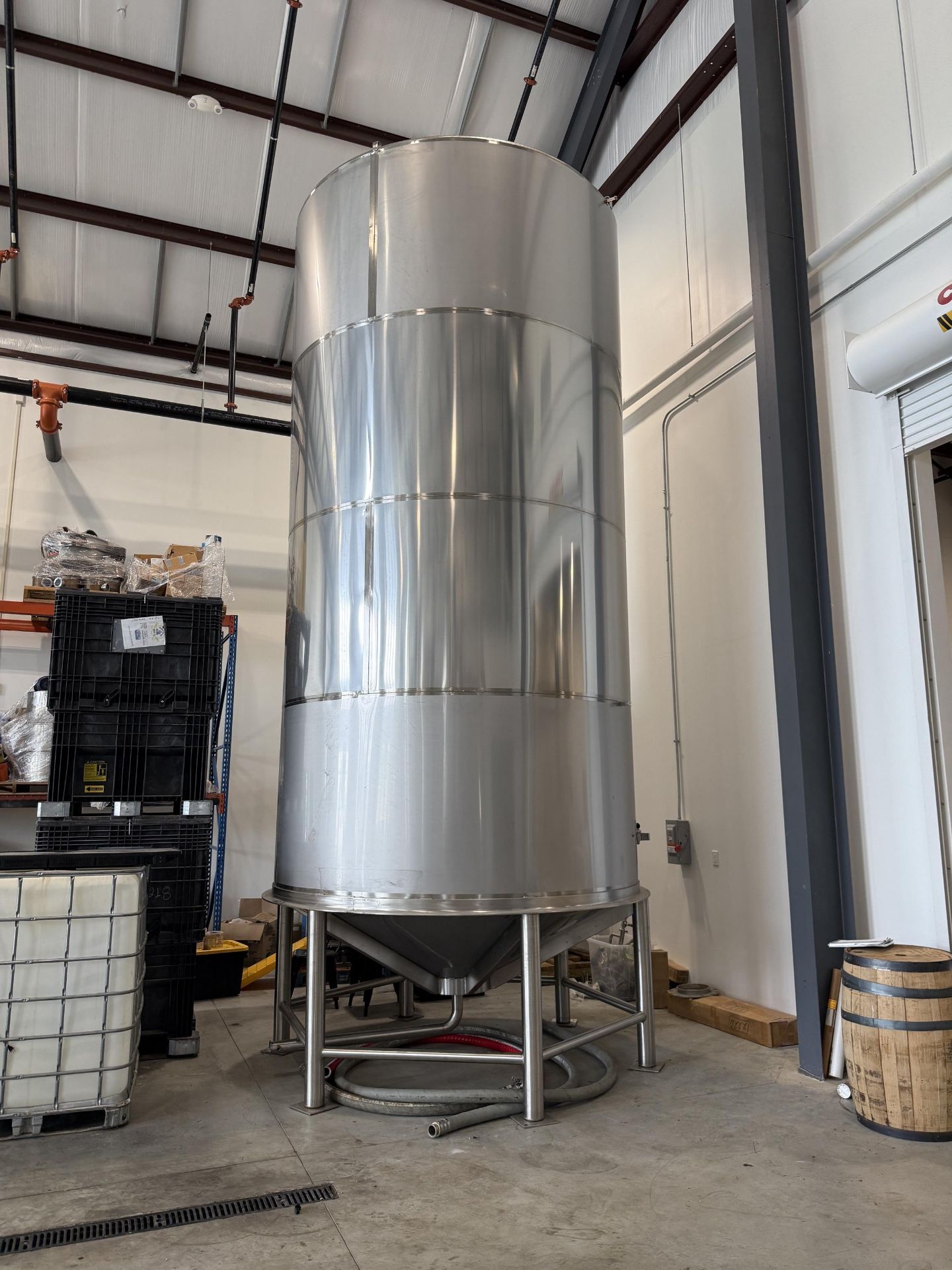 Quality Stainless Tanks (New) Stainless Steel Tank- Single Wall, Side and Top Manway, 6 Stainless - Image 4 of 8