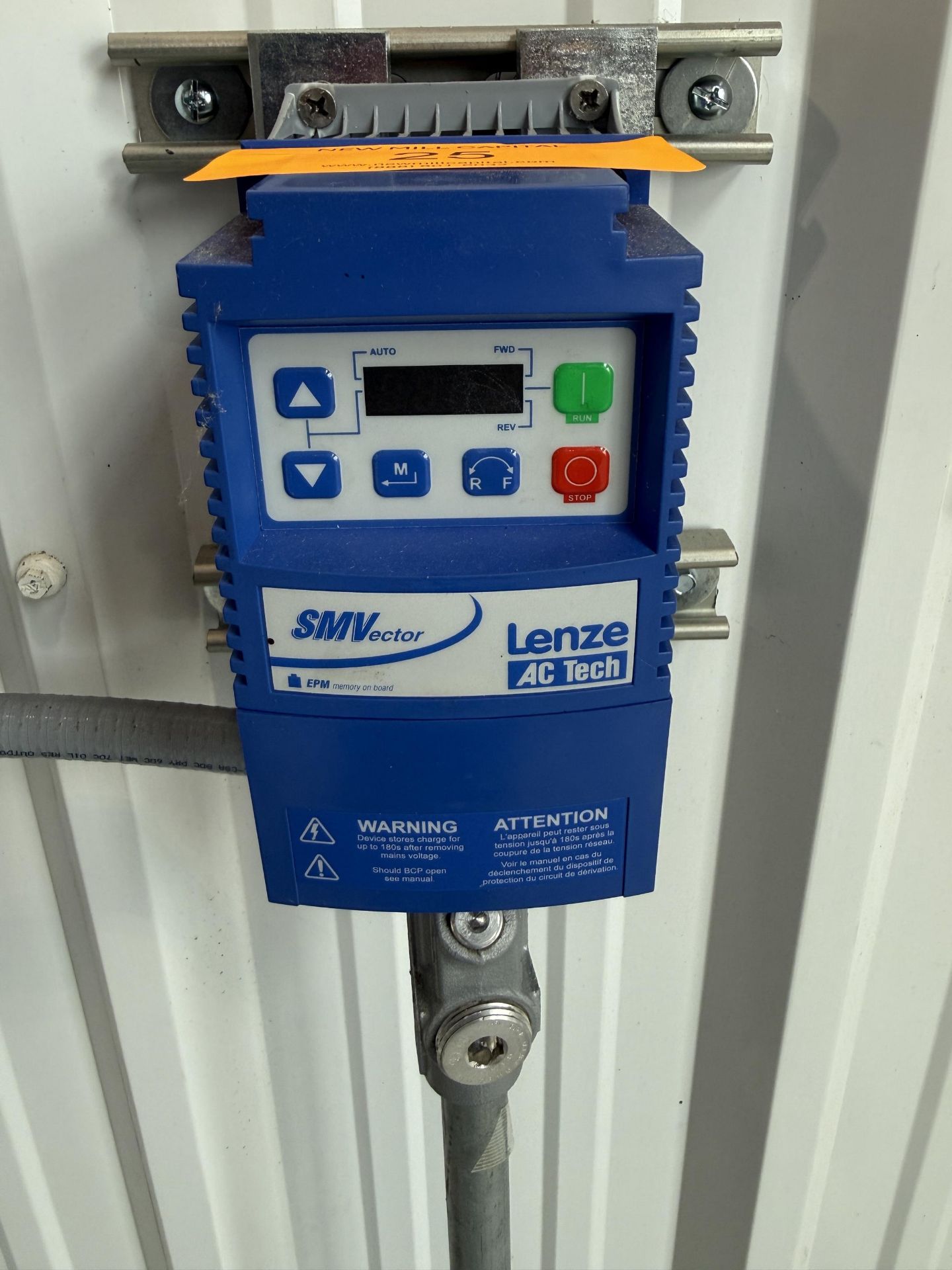 Lenze AC Tech Model ESV222N04TXB 3 HP VFD, 0-480 V, S#13630606313332238