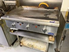 Cook Rite 3', 3 Burner Gas Flat Top w/ SS Top Stand