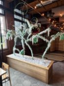 Venus Fly Trap Sculpture 10' x 8' w/ Base Unit (Inspection Urged)