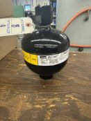 {LOT}(9) Parker Accumulators 3/4 L Volume, 3600 PSI ($700 Retail)
