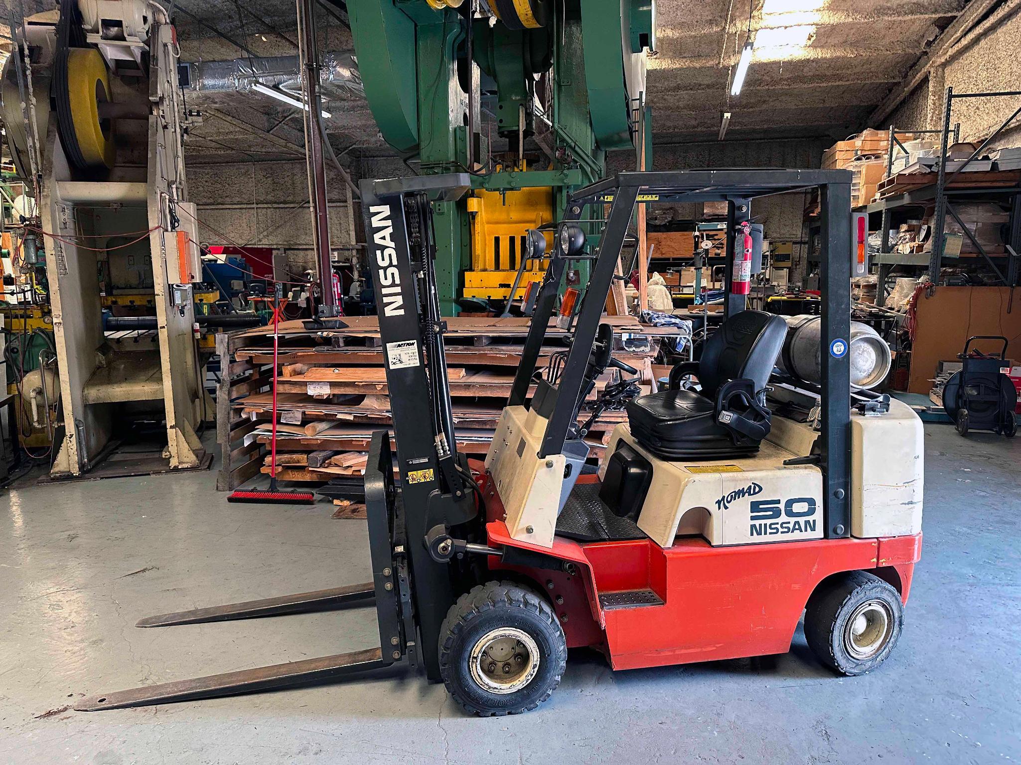 FORKLIFT, NISSAN NOMAD 5,000 LB. CAP. LIFT MDL. APJ02A25PV, 187" max. lift ht., 3-stage mast, side s