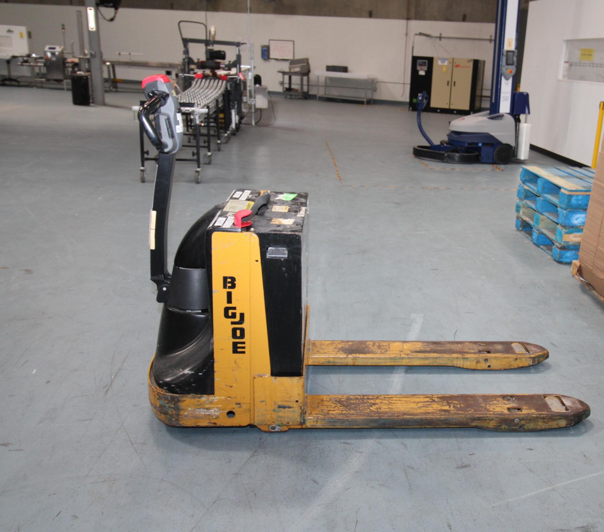 MOTORIZED PALLET JACK, ULINE MDL. WPT-45-S, BIG JOE 4,500-LB CAP., S/N 327140589 (Note: No charger)