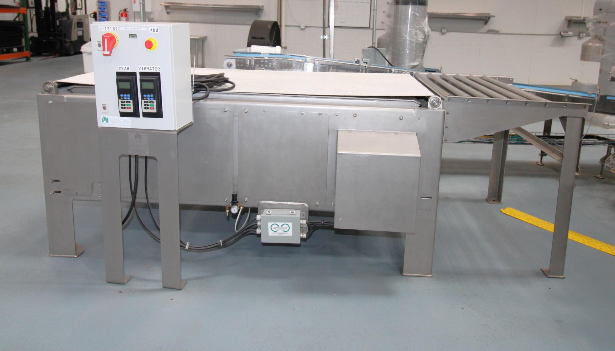 ROTARY ELECTRIC VIBRATORY CONVEYOR, CLEVELAND VIBRATOR CO. MDL. BT-40116/FA-4260, Size: 40" x 119" L