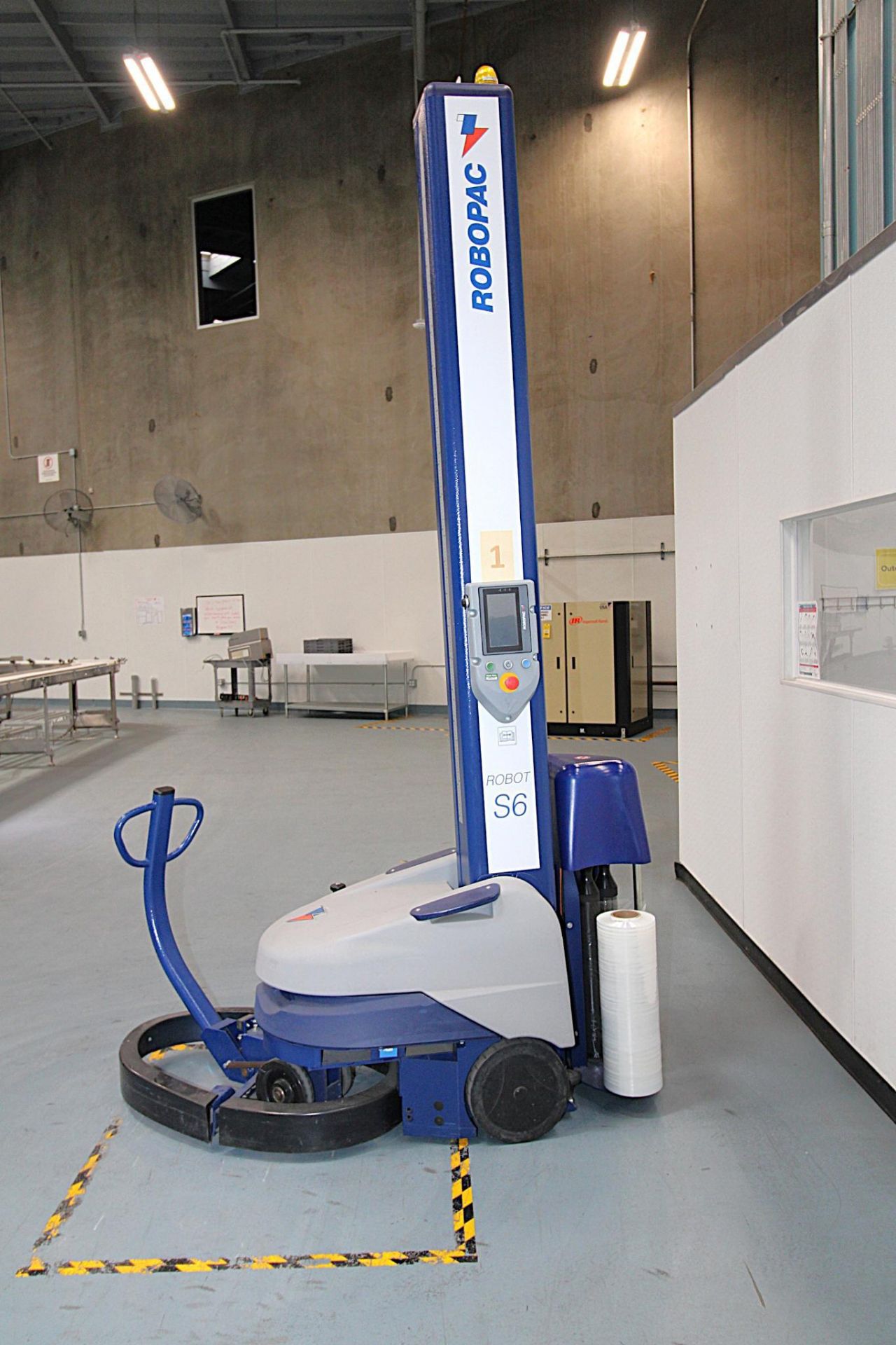 STRETCH WRAPPING MACHINE, SELF DRIVE ROBOPAC MDL ROBOT S6.1 PVS, self ...