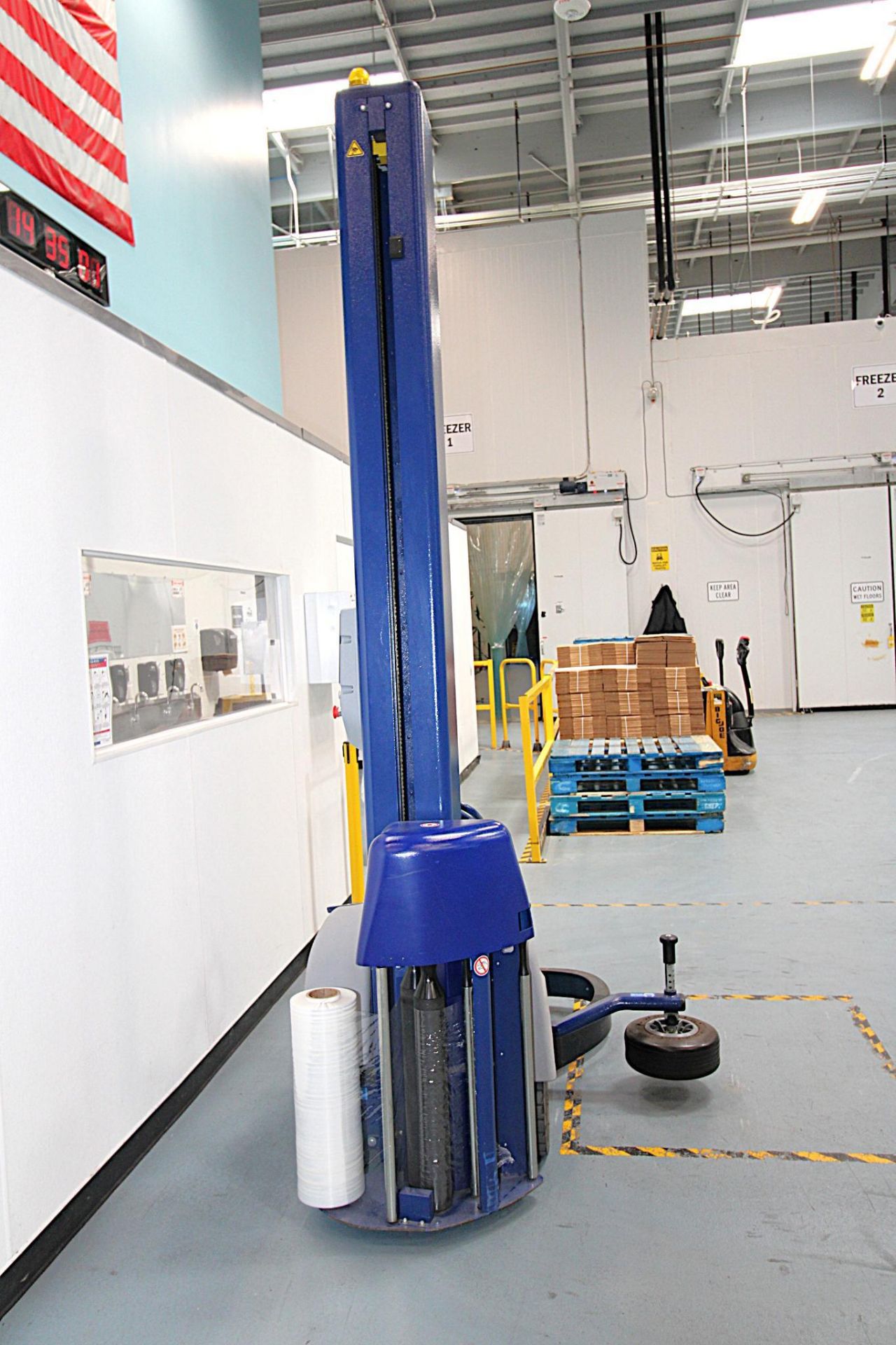 STRETCH WRAPPING MACHINE, SELF DRIVE ROBOPAC MDL ROBOT S6.1 PVS, self ...