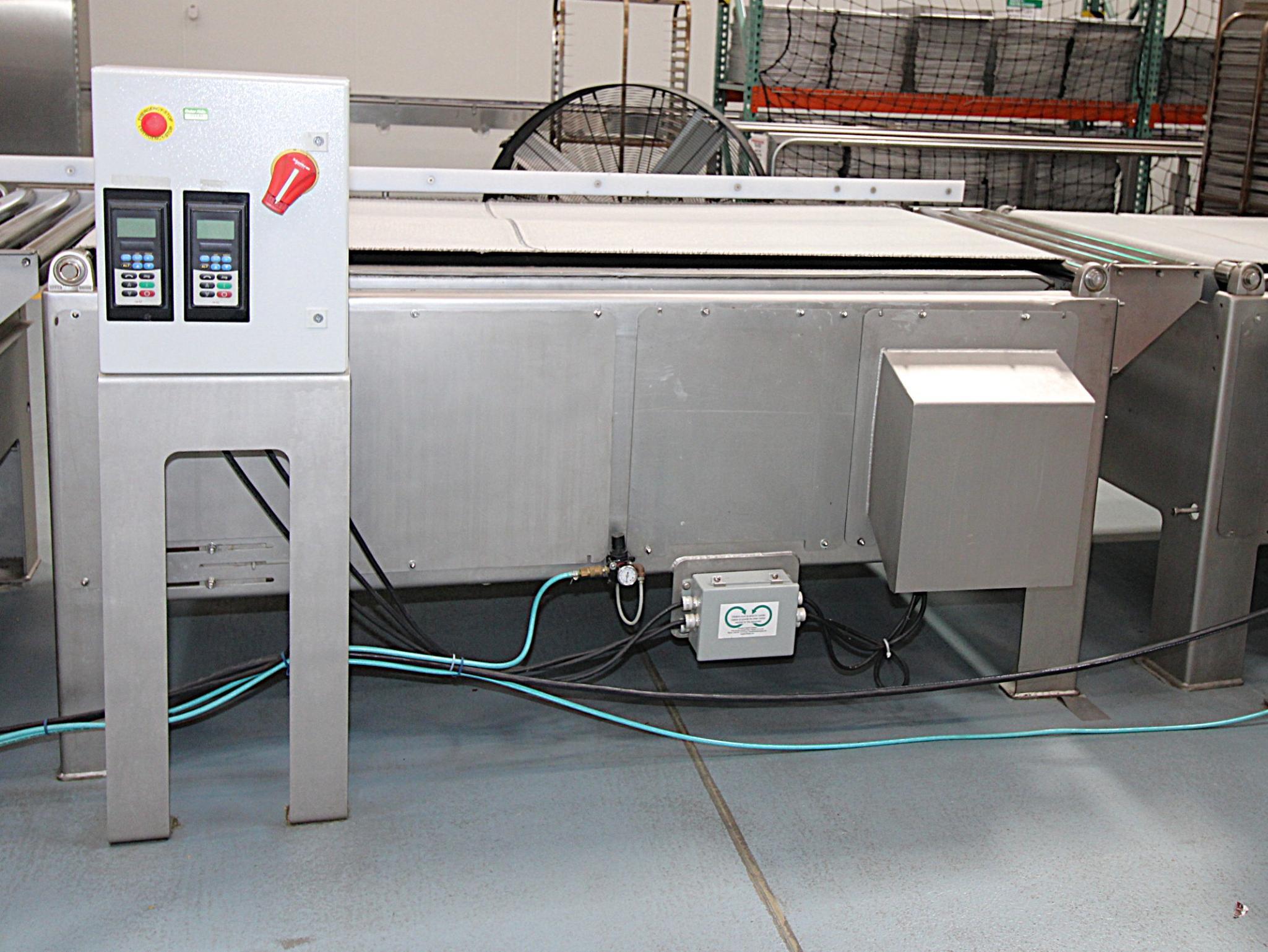 ROTARY ELECTRIC VIBRATORY CONVEYOR, CLEVELAND VIBRATOR CO. MDL. BT-40108/FA-4260, Size: 40" x 95" L,