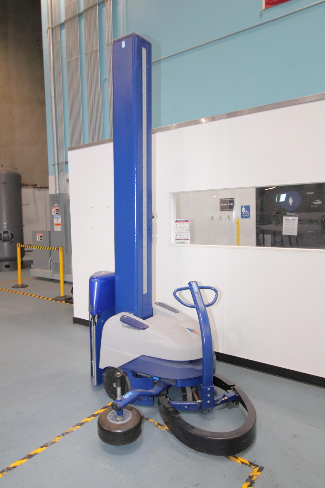 STRETCH WRAPPING MACHINE, SELF DRIVE ROBOPAC MDL ROBOT S6.1 PVS, self-propelled, semi-automatic, S/N