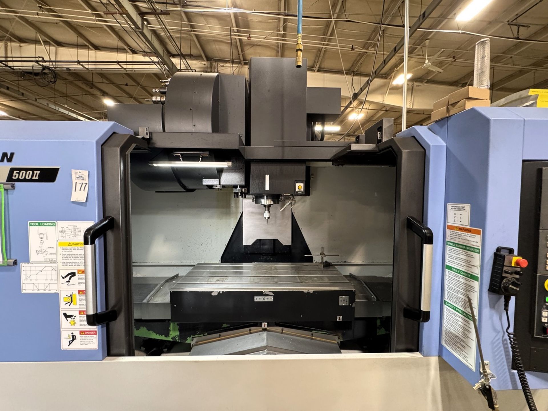 2015 Doosan DNM 500 II Vertical Machining Center, Fanuc i CNC, 12,000 RPM, 30 ATC, Chip Conveyor - Image 4 of 20