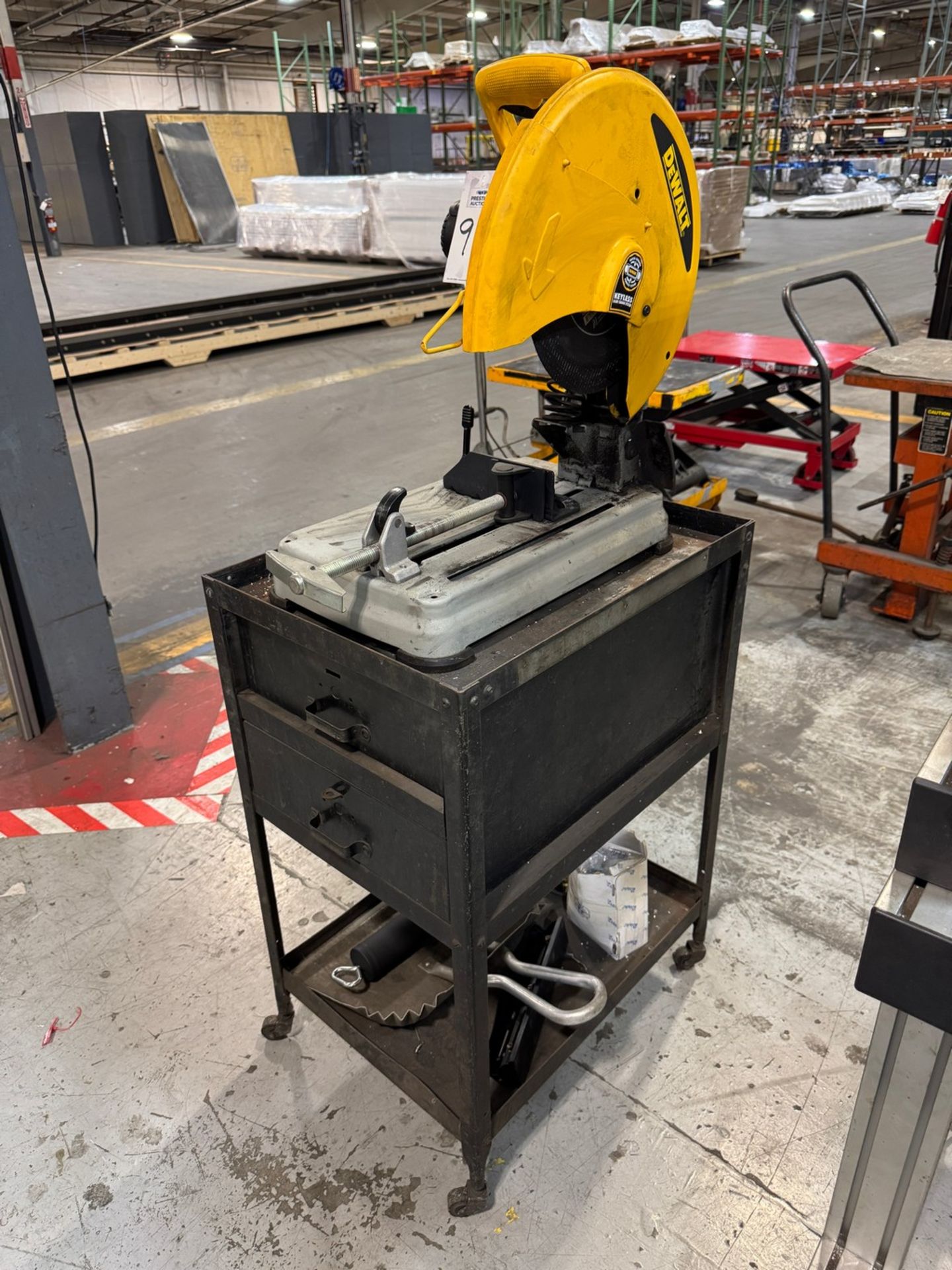 Dewalt 14" Chop Saw Model: D28715 - Image 2 of 5