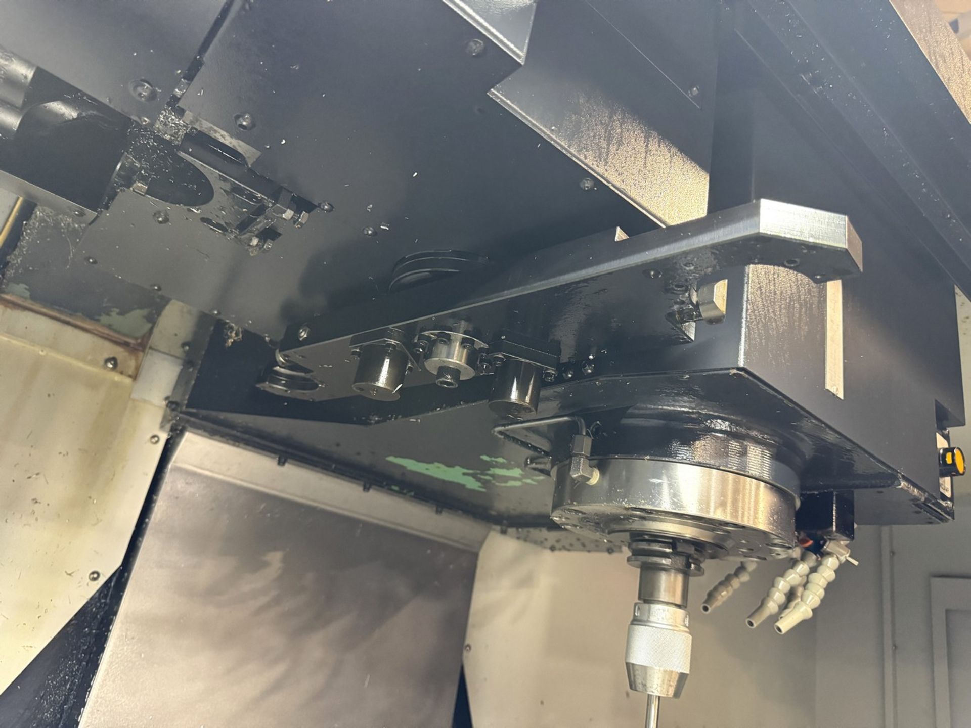 2015 Doosan DNM 500 II Vertical Machining Center, Fanuc i CNC, 12,000 RPM, 30 ATC, Chip Conveyor - Image 8 of 20