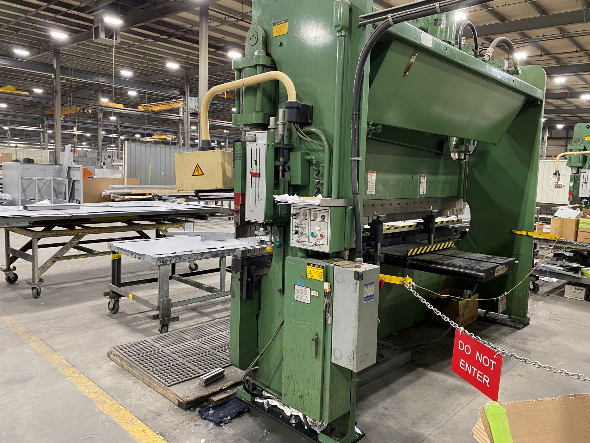Cincinnati 135 Ton CB x 10 CNC Hydraulic Press Brake - Image 5 of 6