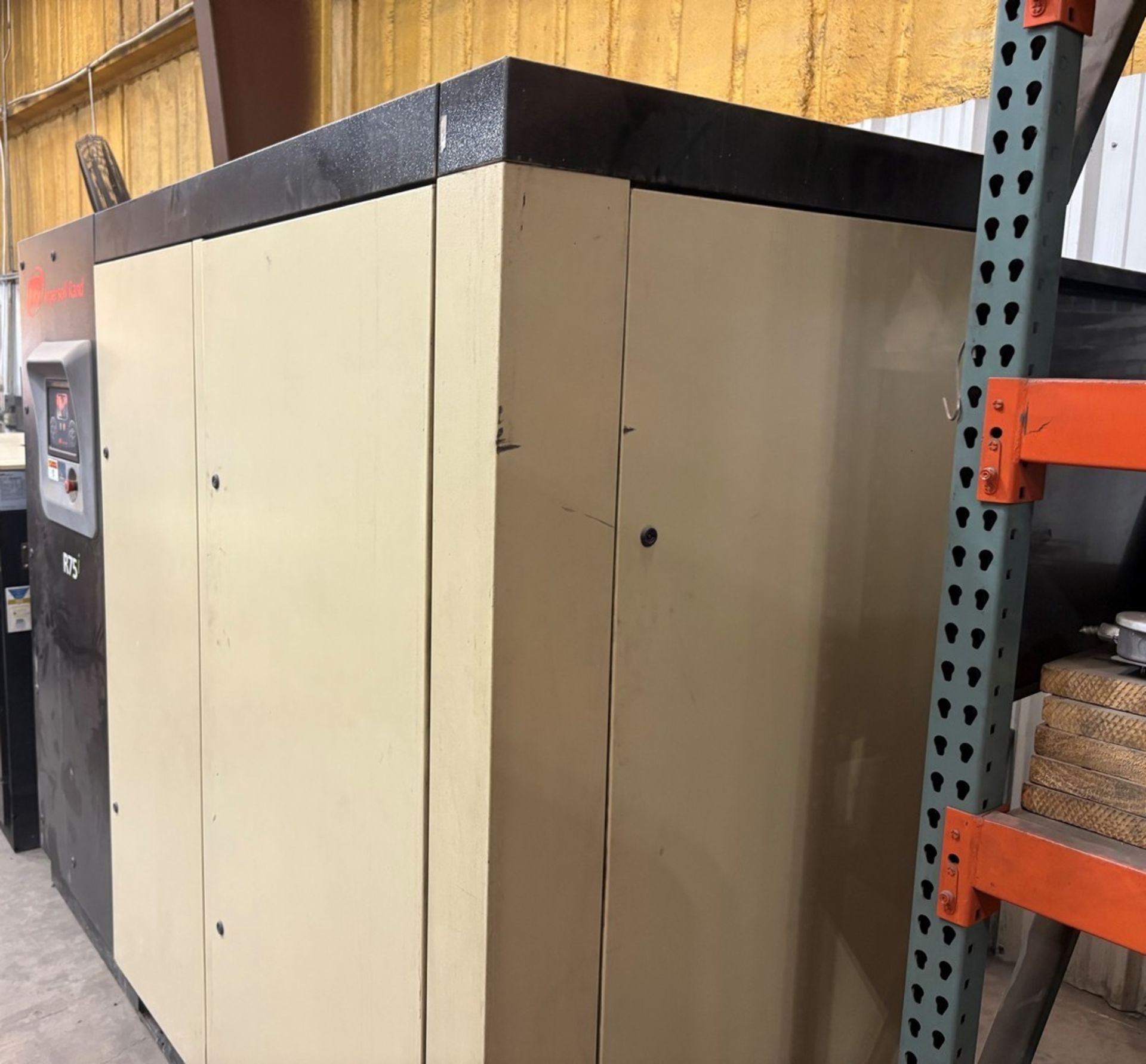 2016 Ingersoll R5I-A200 Rotary Screw Air Compressor with Air Dyer