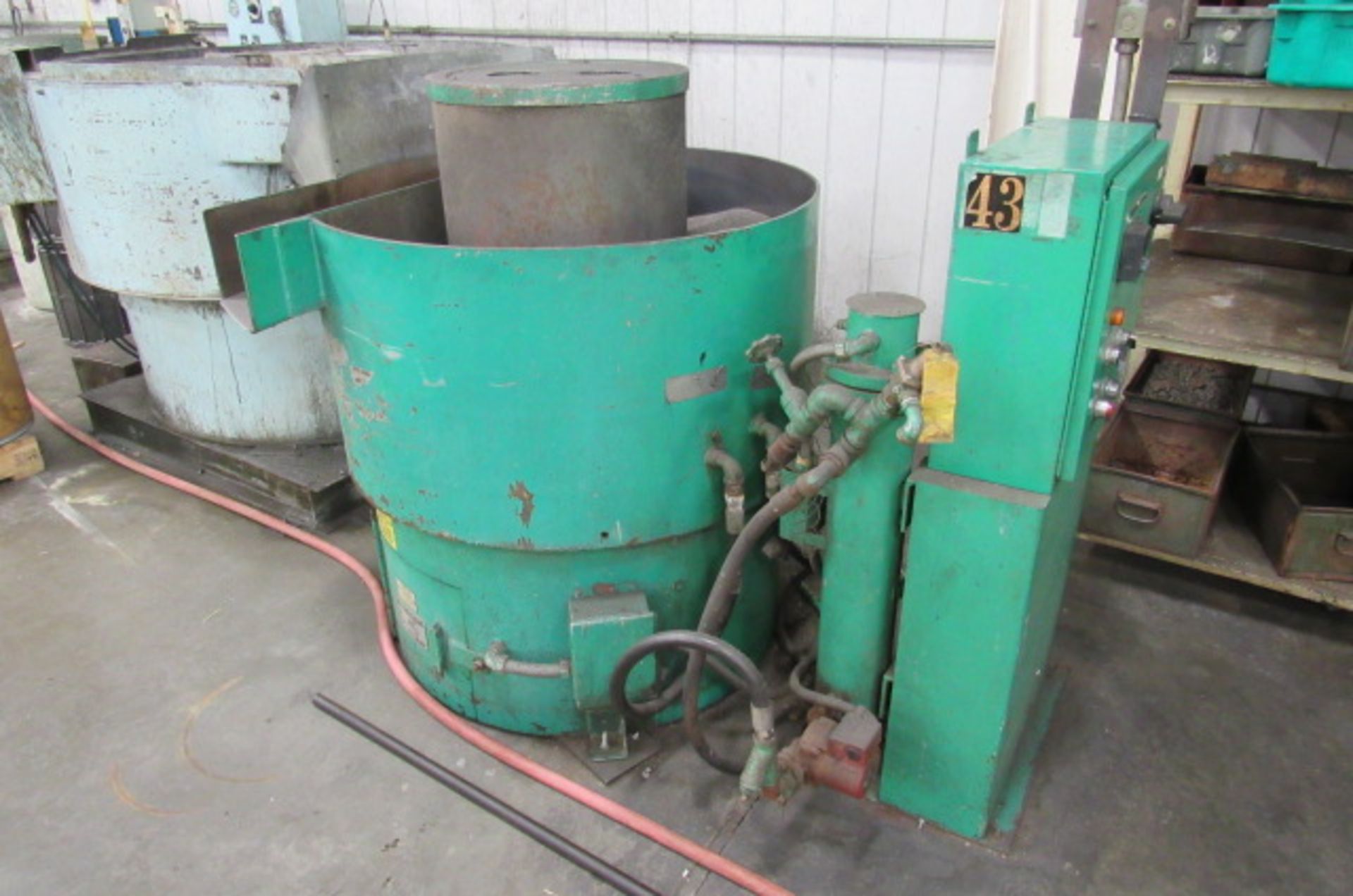 Rosemont RD-10-6 Vibratory Finisher w/ 42" Diameter