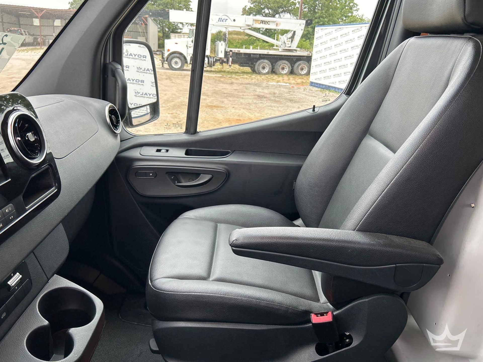 2021 Mercedes-Benz Sprinter 4500 Modified Food Catering Van - Image 20 of 38