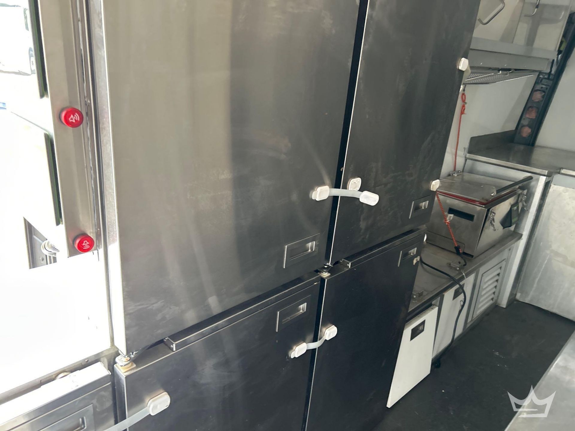 2021 Mercedes-Benz Sprinter 4500 Modified Food Catering Van - Image 30 of 38