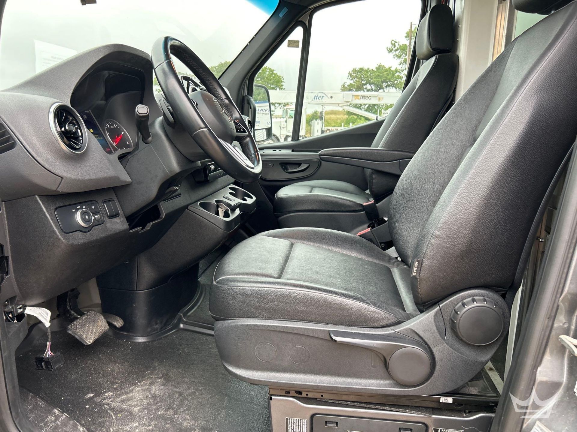 2021 Mercedes-Benz Sprinter 4500 Modified Food Catering Van - Image 13 of 38