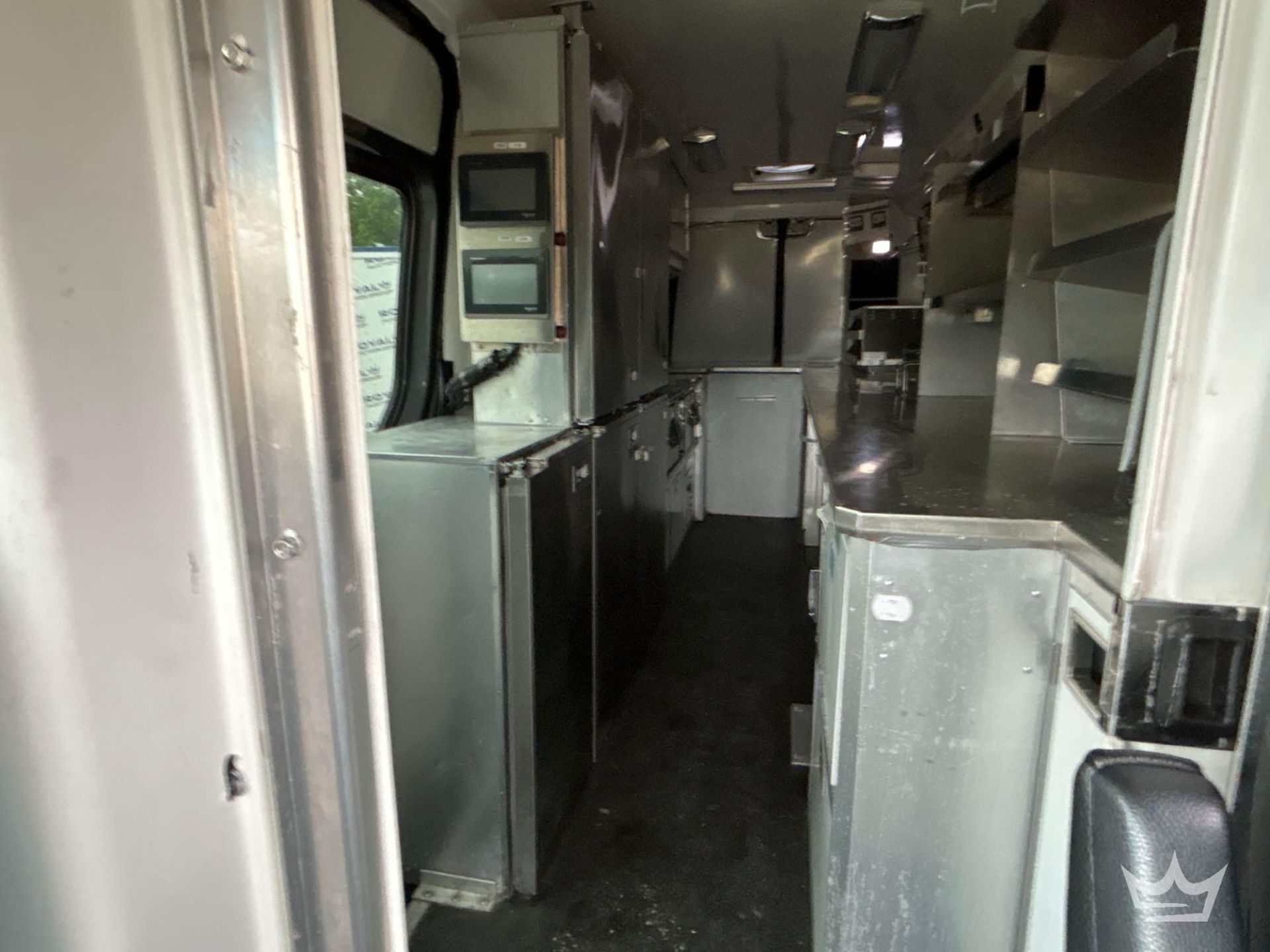 2021 Mercedes-Benz Sprinter 4500 Modified Food Catering Van - Image 20 of 38