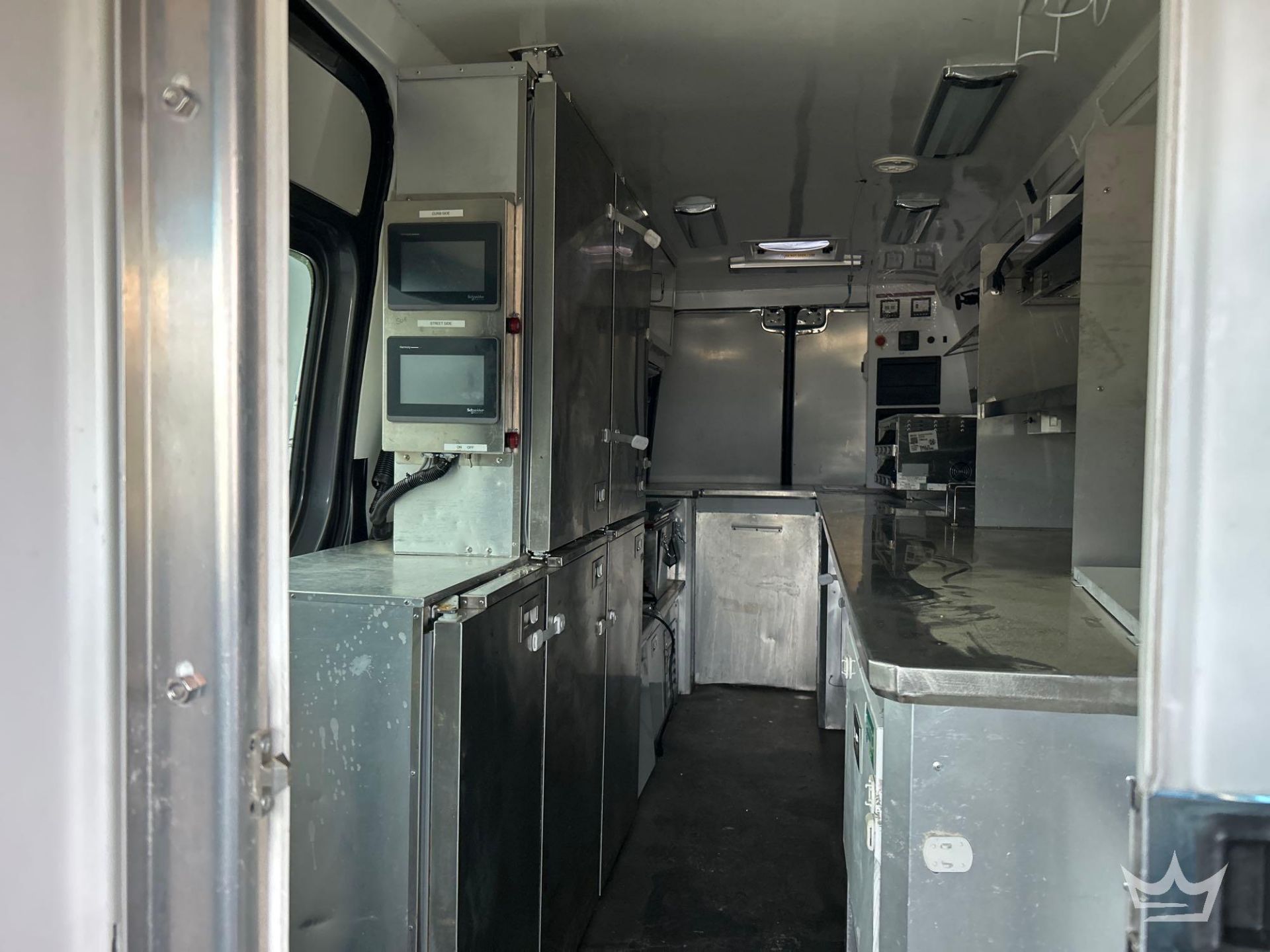 2021 Mercedes-Benz Sprinter 4500 Modified Food Catering Van - Image 21 of 38
