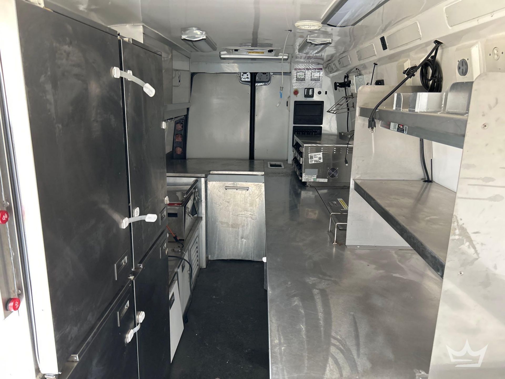 2021 Mercedes-Benz Sprinter 4500 Modified Food Catering Van - Image 27 of 38