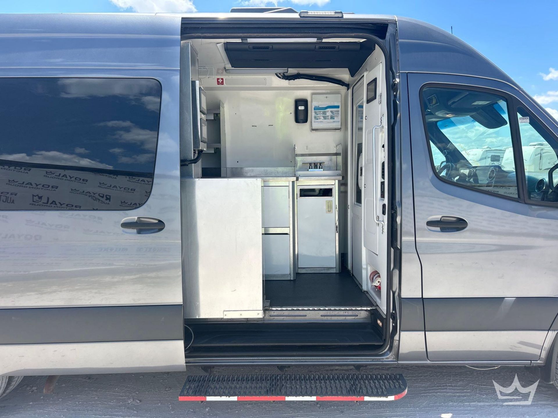 2021 Mercedes-Benz Sprinter 4500 Modified Food Catering Van - Image 22 of 42