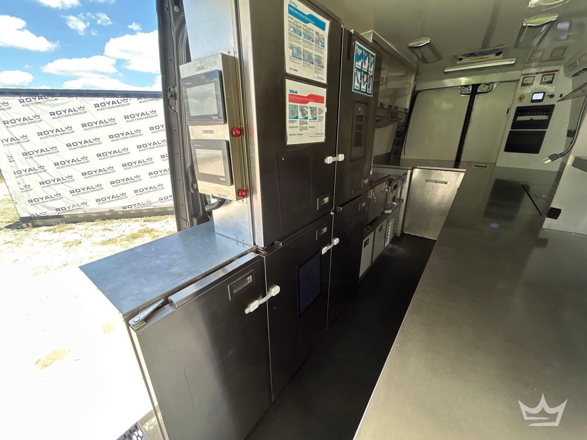 2021 Mercedes-Benz Sprinter 4500 Modified Food Catering Van - Image 26 of 42