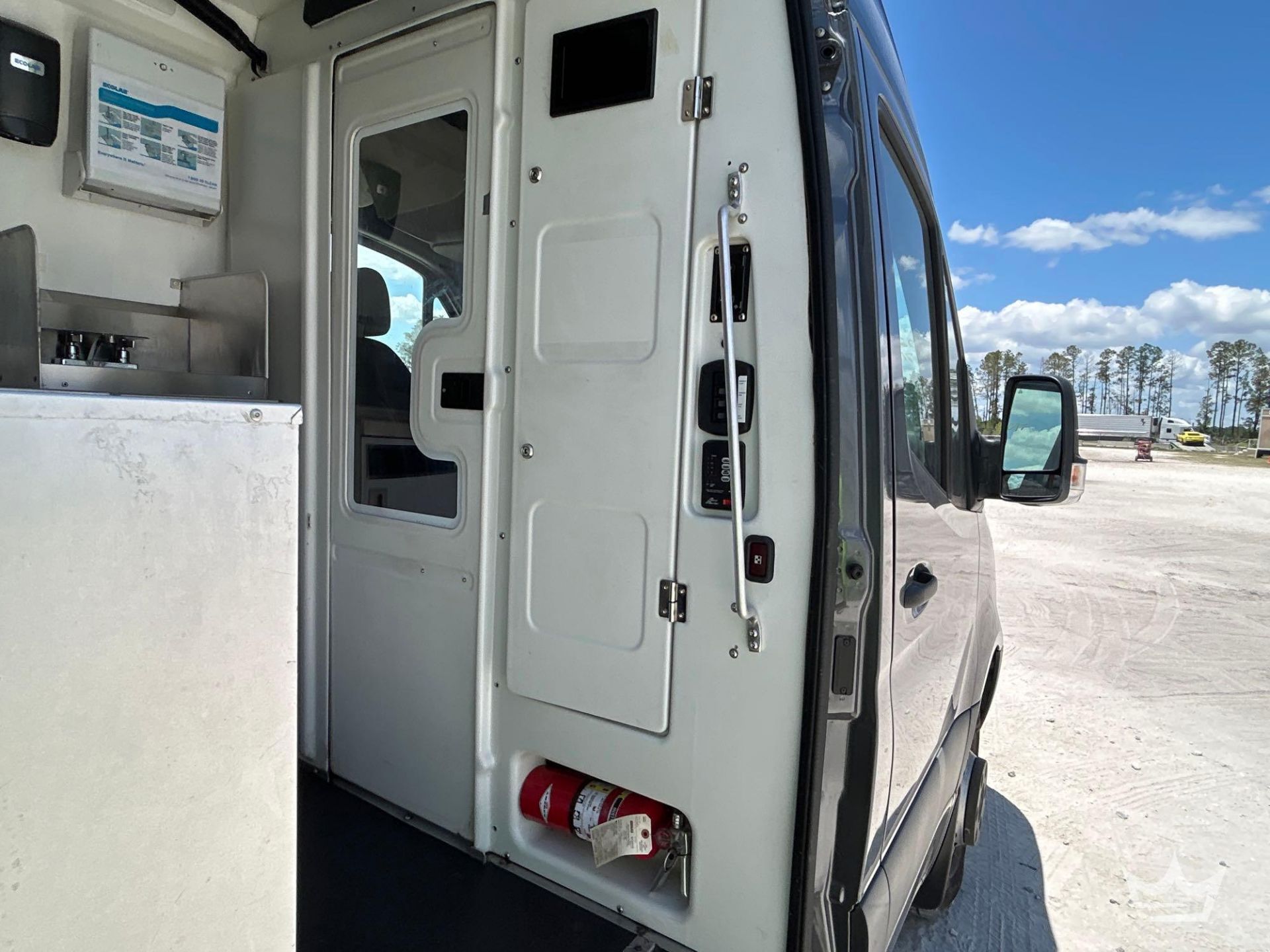 2021 Mercedes-Benz Sprinter 4500 Modified Food Catering Van - Image 23 of 42