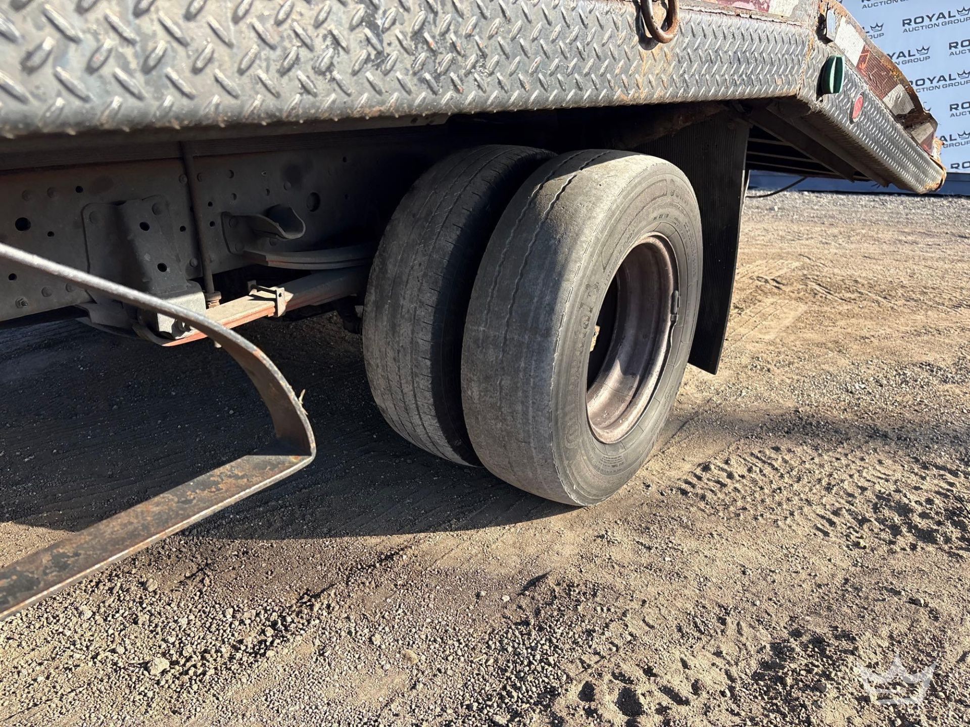2007 Chevrolet W4500 Landscape Dovetail Flatbed Truck - Image 12 of 28