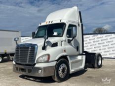 2014 Freightliner Cascadia 113 S/A Day Cab Truck Tractor
