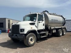2014 Freightliner 114SD T/A Matador 4,000 Gallon Septic Wet Vacuum Truck