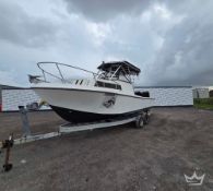 1980 23ft Mako M238 Boat w/ 25ft T/A Boat Trailer