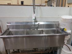 Triple Basin Sink with Spray Hardware