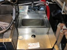 Supreme Metal 8 1/2" x 5" x 6" d Hand Sink with Shelf