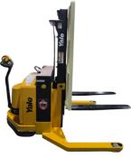 Yale 4,000lbs Capacity Forklift Electric Pallet 24V 100" lift height WITH 3849 HOURS