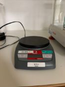 Ohaus CL 2000 Balance