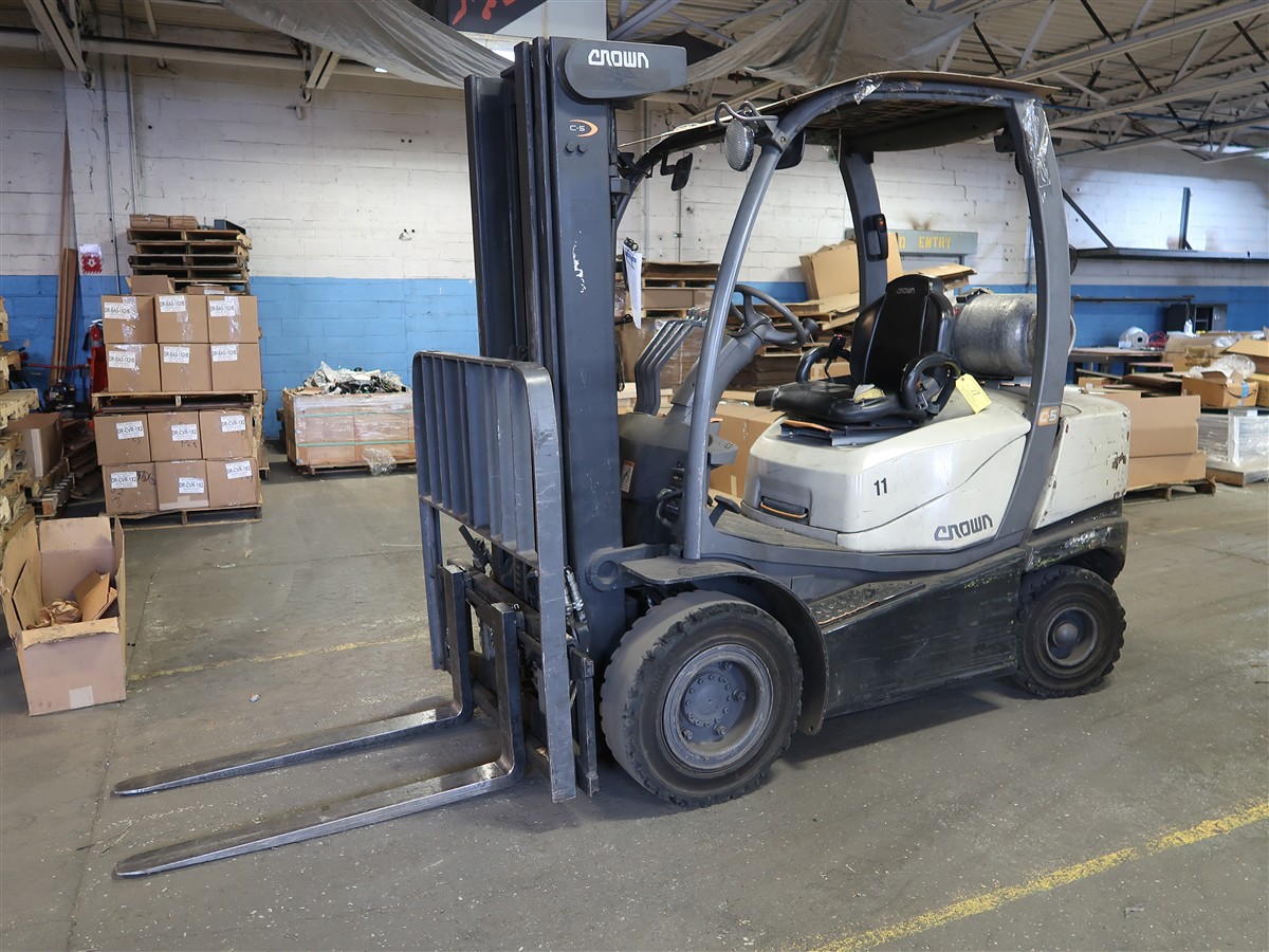 Crown 5000 lb LPG Forklift Model 5C