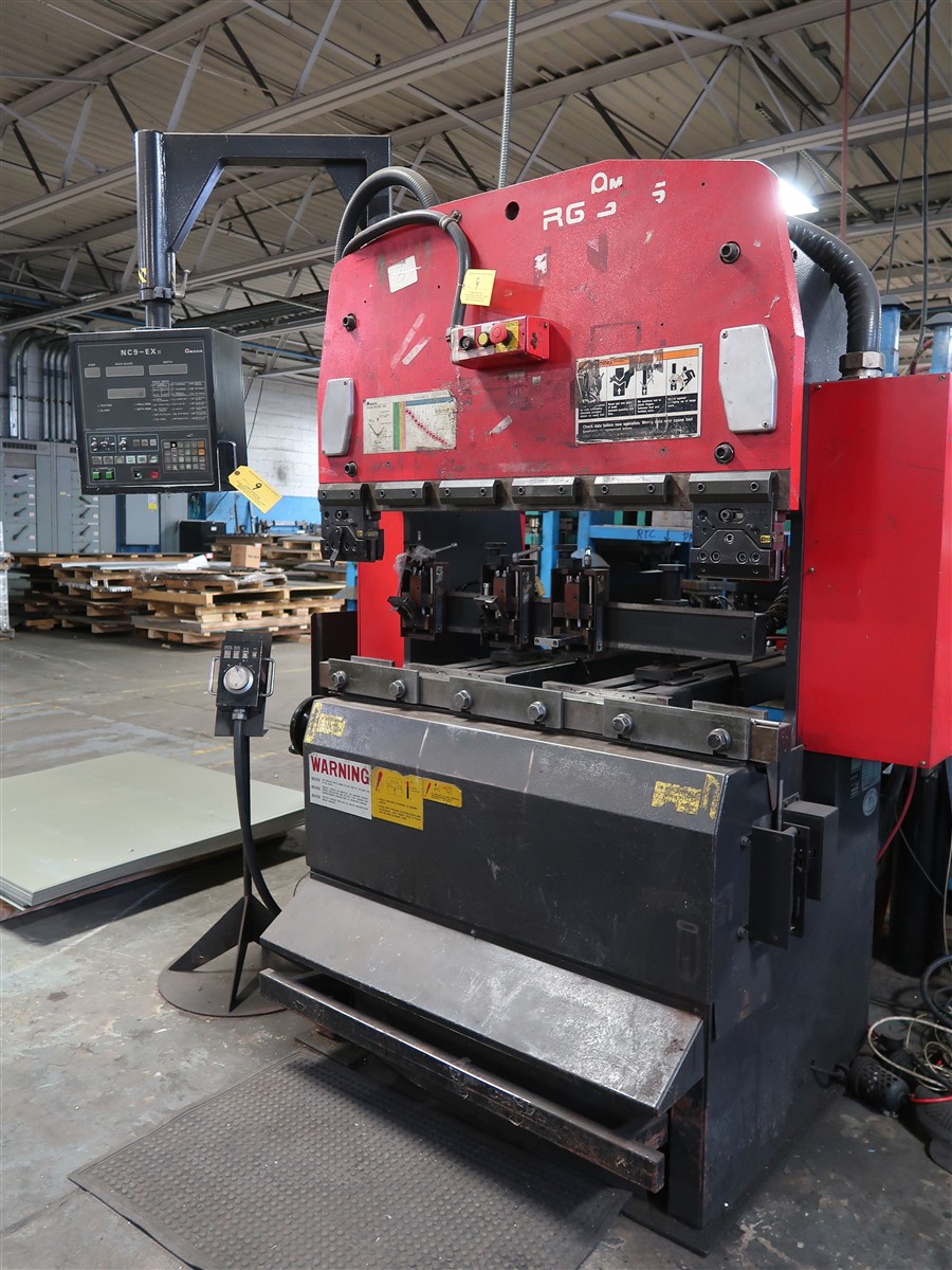 Amada 4' x 35 Ton Press Brake Model RG-35S
