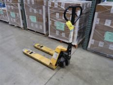 Uline Model H-1366 Short/Narrow Fork Hydraulic Pallet Jack, 5,500 Lb Capacity, 20.5" x 35" Forks