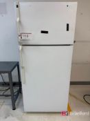 GE Refrigerator / Freezer; Model: HTH17CBTZRWW;