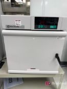 Fisher Scientific Isotemp Incubator; Model: 6858;