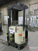 Crown Model RR3520-35, 3600 Lb Cap, Narrow Aisle