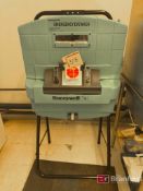 Honeywell Emergency Eye Wash; Model: 1000;