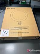 Neewer RL-18 Smartphone Ring Light Kit - New In Box