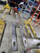 The Robusto 2300 Silver Streak Pallet Jack