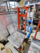 Wesco Mfg. Mdl. DPL-54-2222-3W220 750lb. Capacity Die Lift Truck