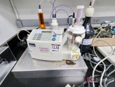 Aqua Counter Mdl. AQV-300 Volumetric Karl Fischer Titrator