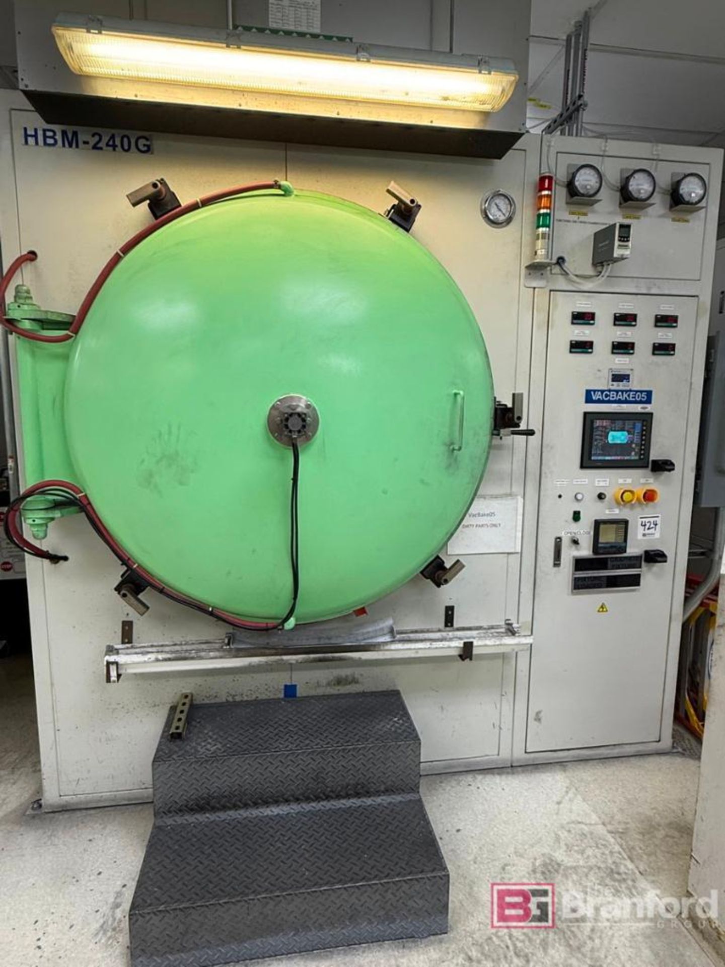 Vincent Vacuum-Tech Burnout Vacuum Furnace; Type: HBM-240G