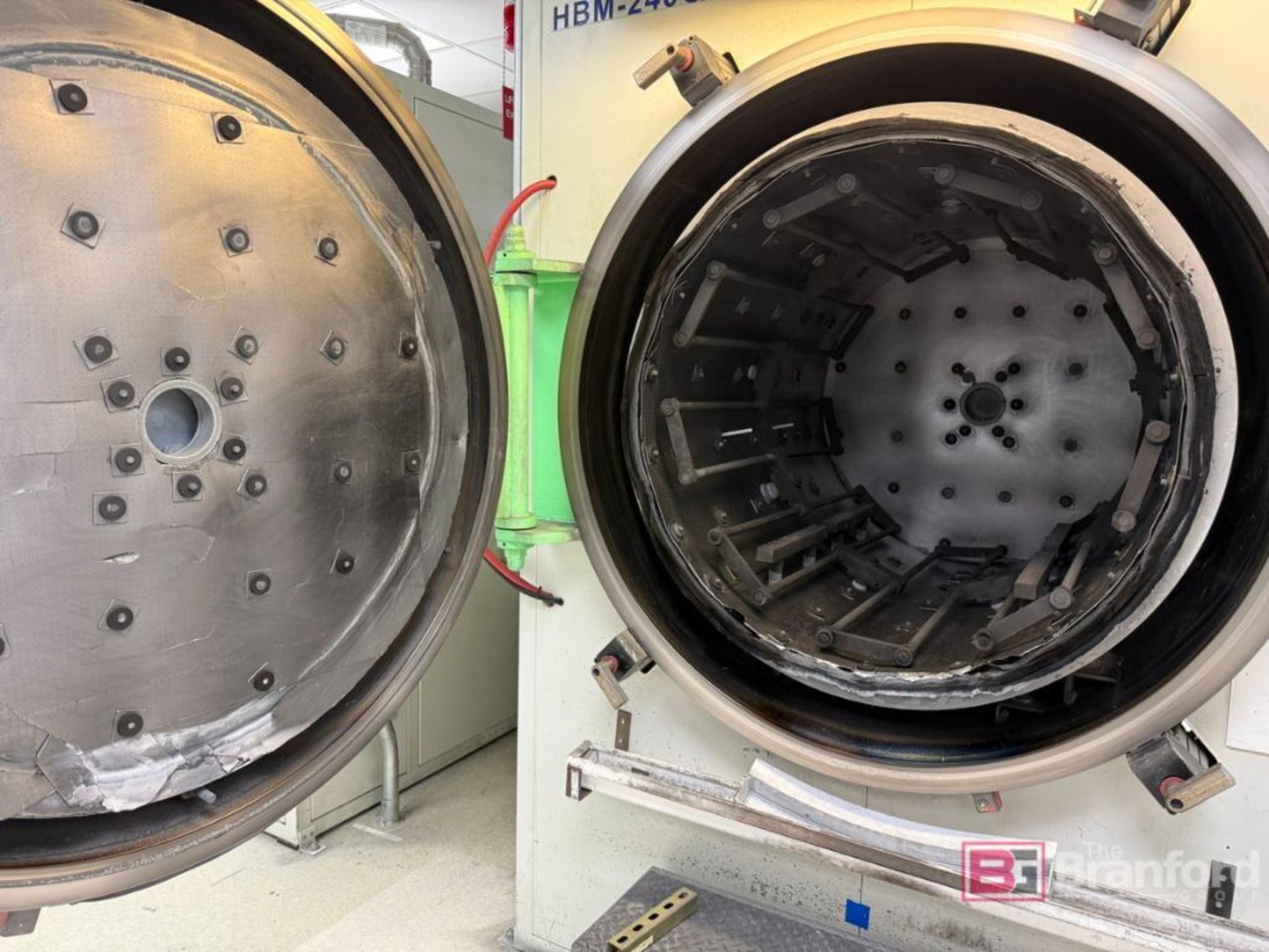 Vincent Vacuum-Tech Burnout Vacuum Furnace; Type: HBM-240G - Image 8 of 9